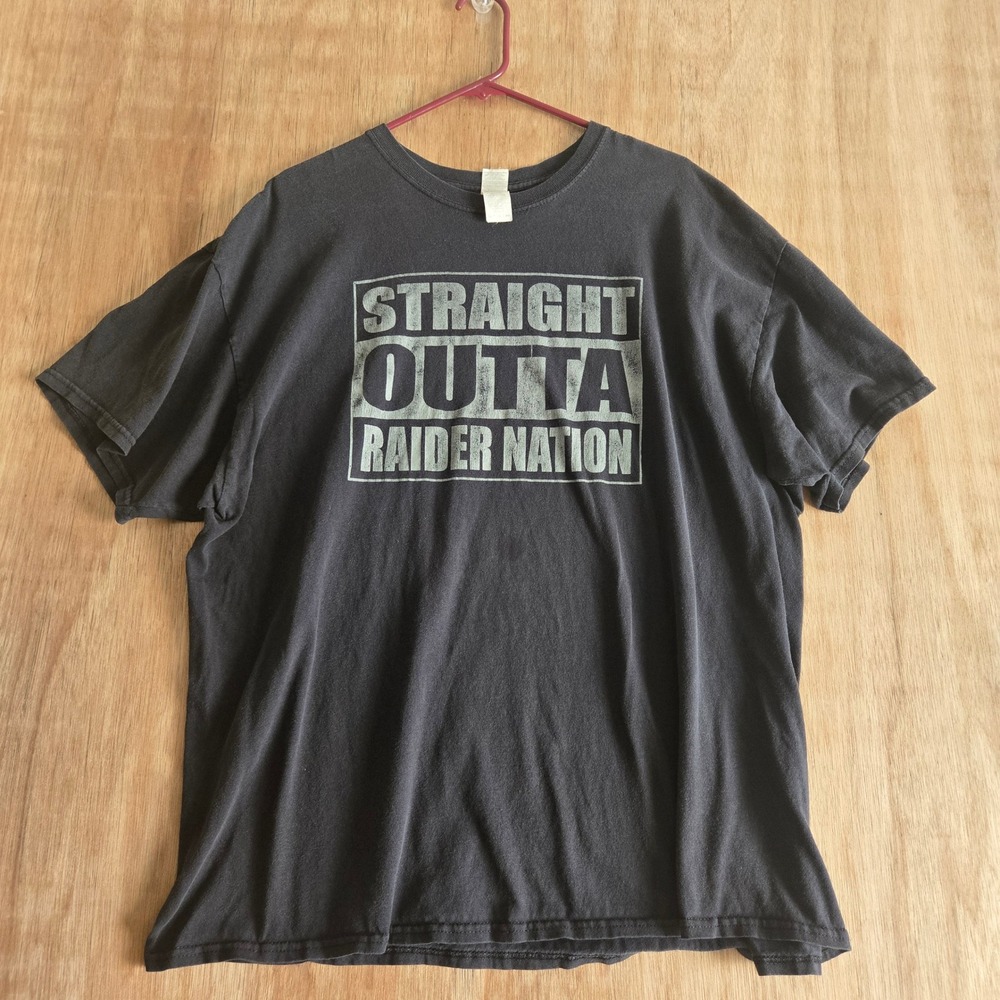 Gildan Straight Outta Raider Nation Black Graphic T-Shirt Mens 2XL Heavy Cotton